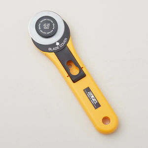 Olfa 45 mm Deluxe Ergonomic Rotary Cutter - Yellow