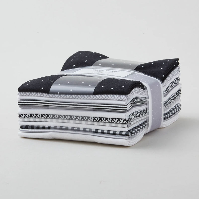 Wilmington Essentials - Silver Screen Fat Quarter Gems