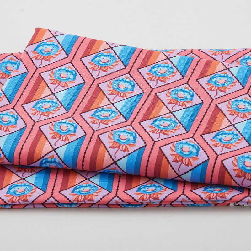 Bright Eyes - Facets Coral 2 Yard Cut